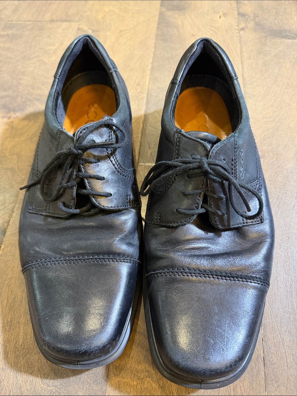 Ecco Black Leather Lace-Up Oxfords